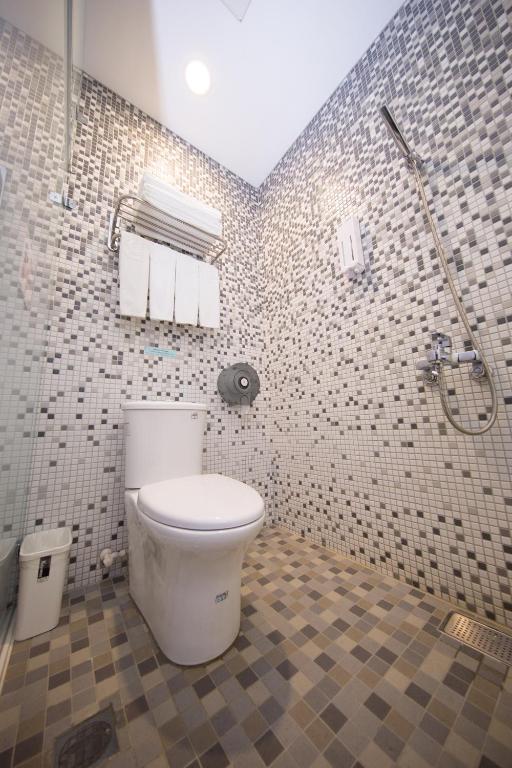 Koupelna v ubytování SleepBox Hostel