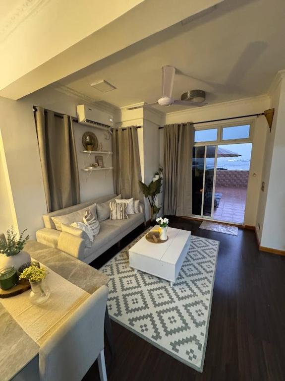 تصویر اتاق‌های Nala Host-2BR Seaview Terrace apartment - تصویر ۲