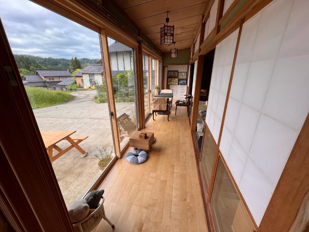 Balkón nebo terasa v ubytování くくのちステイ 棚田が見えるゲストハウス