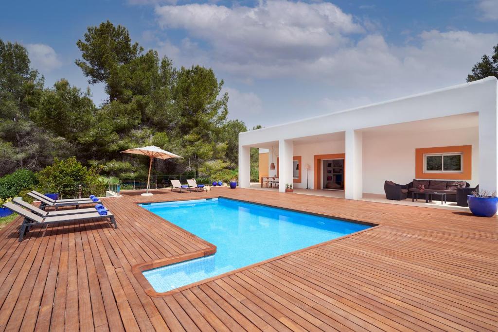 Bazén v ubytování Can coll des cocons barefoot house 5min from pacha nebo v jeho okolí