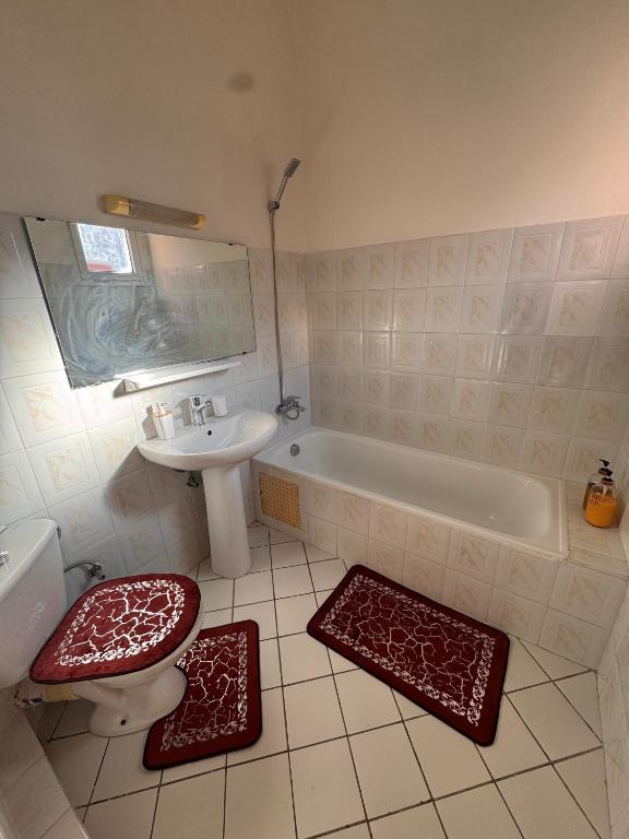 Koupelna v ubytování Riad Naïel 3 piscines