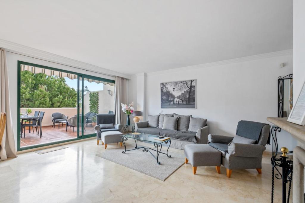 Posezení v ubytování Spacieux appartement à Marbella