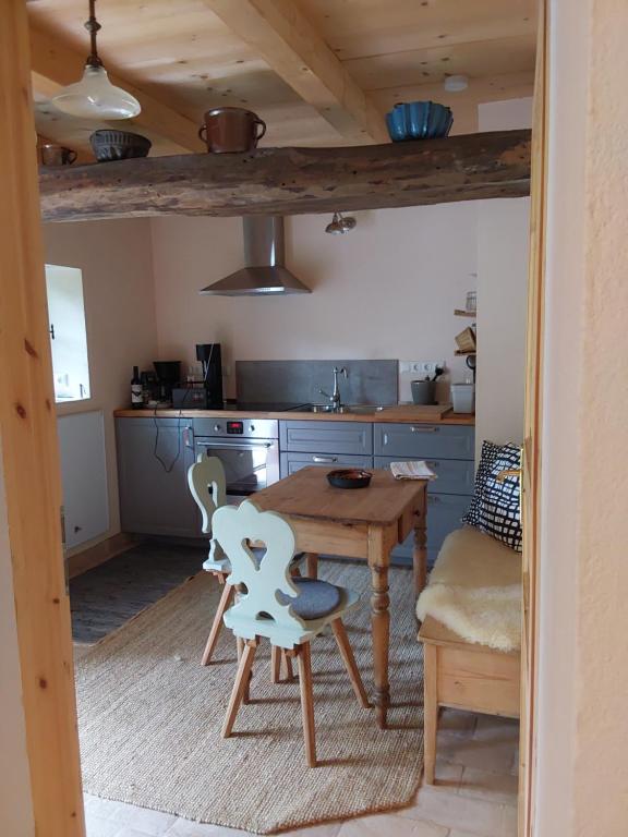 Kuchyňa alebo kuchynka v ubytovaní Ferienwohnung Schönwörth
