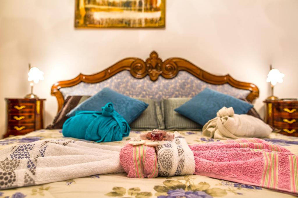 A bed or beds in a room at Art&Coffee