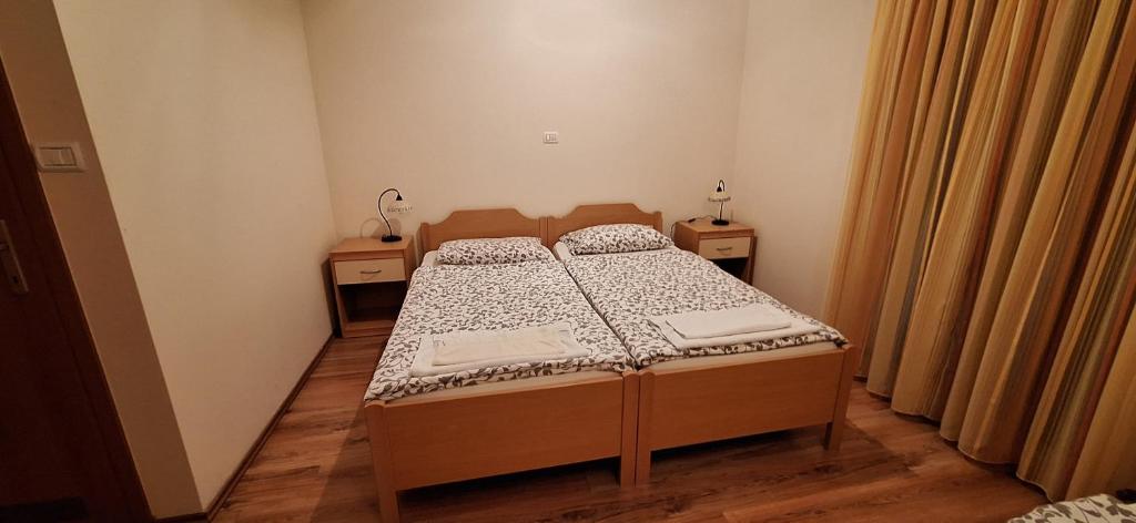 Postel nebo postele na pokoji v ubytování Farm stay File