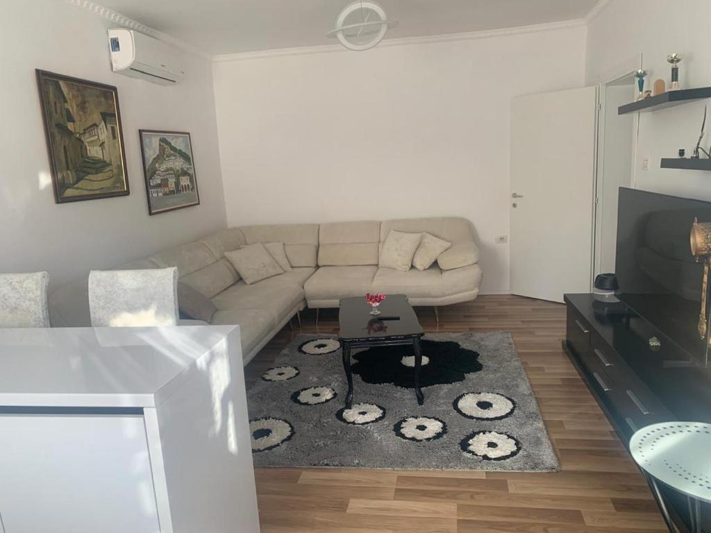 Posezení v ubytování Flat in Berat's center