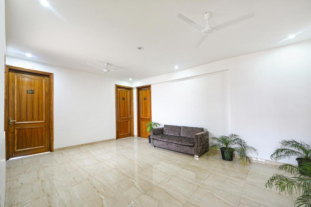 Posezení v ubytování FabHotel AR Suites