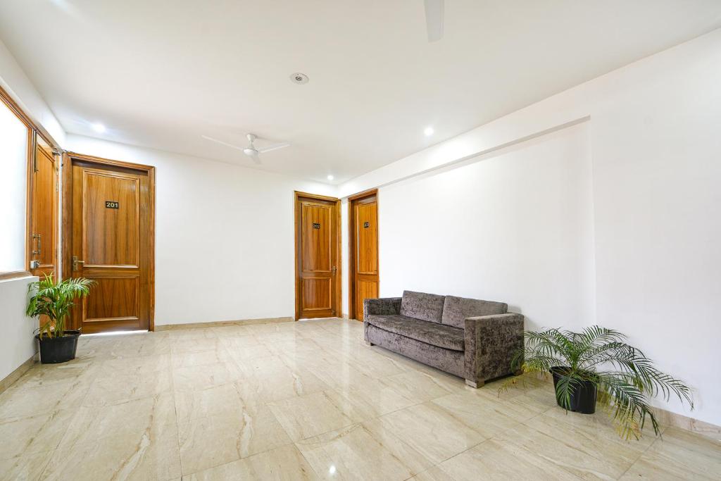 Posezení v ubytování FabHotel AR Suites