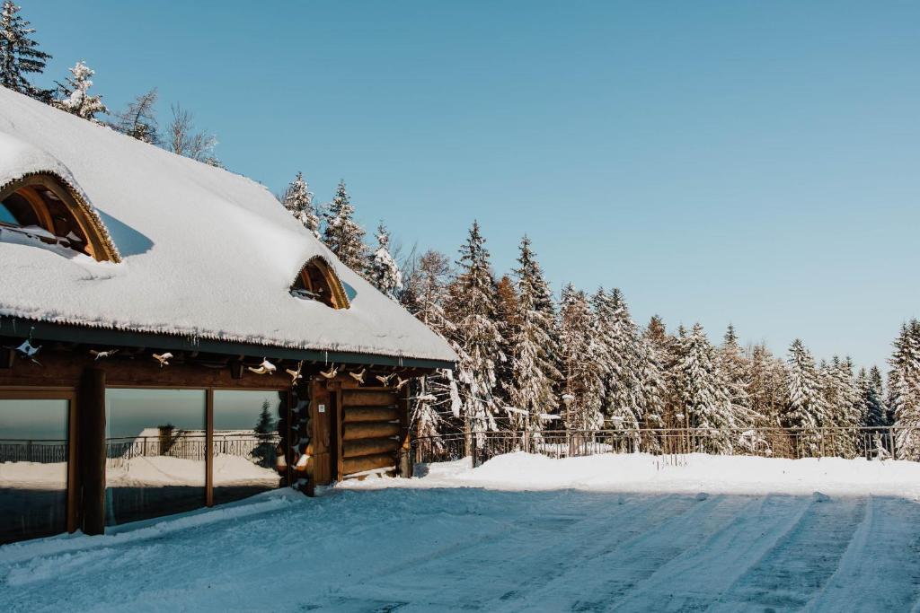 Obiekt Kocierz Resort zimą