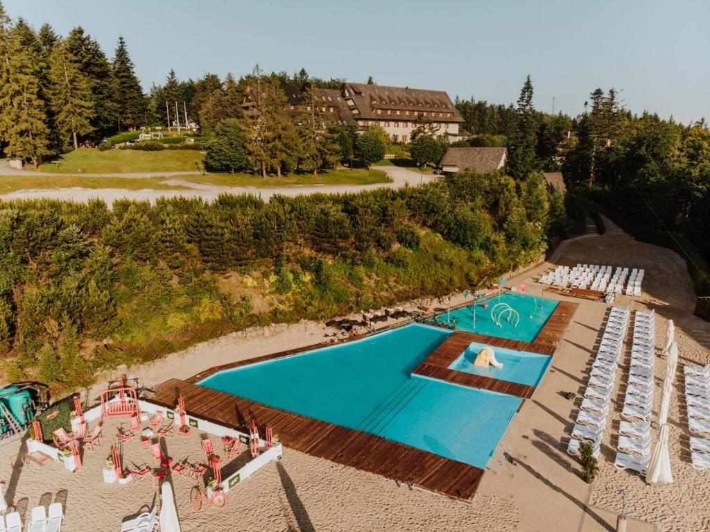 Basen w obiekcie Kocierz Resort lub w pobliżu