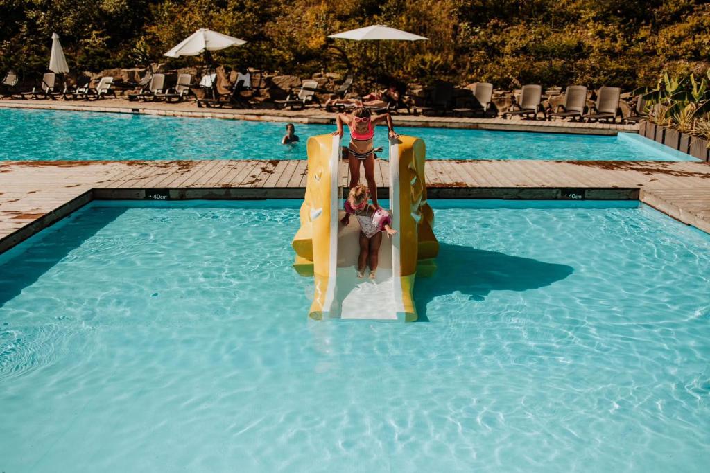 Basen w obiekcie Kocierz Resort lub w pobliżu
