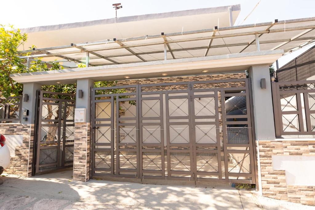 Litsa Galaxy Apartment Near Athens Airport