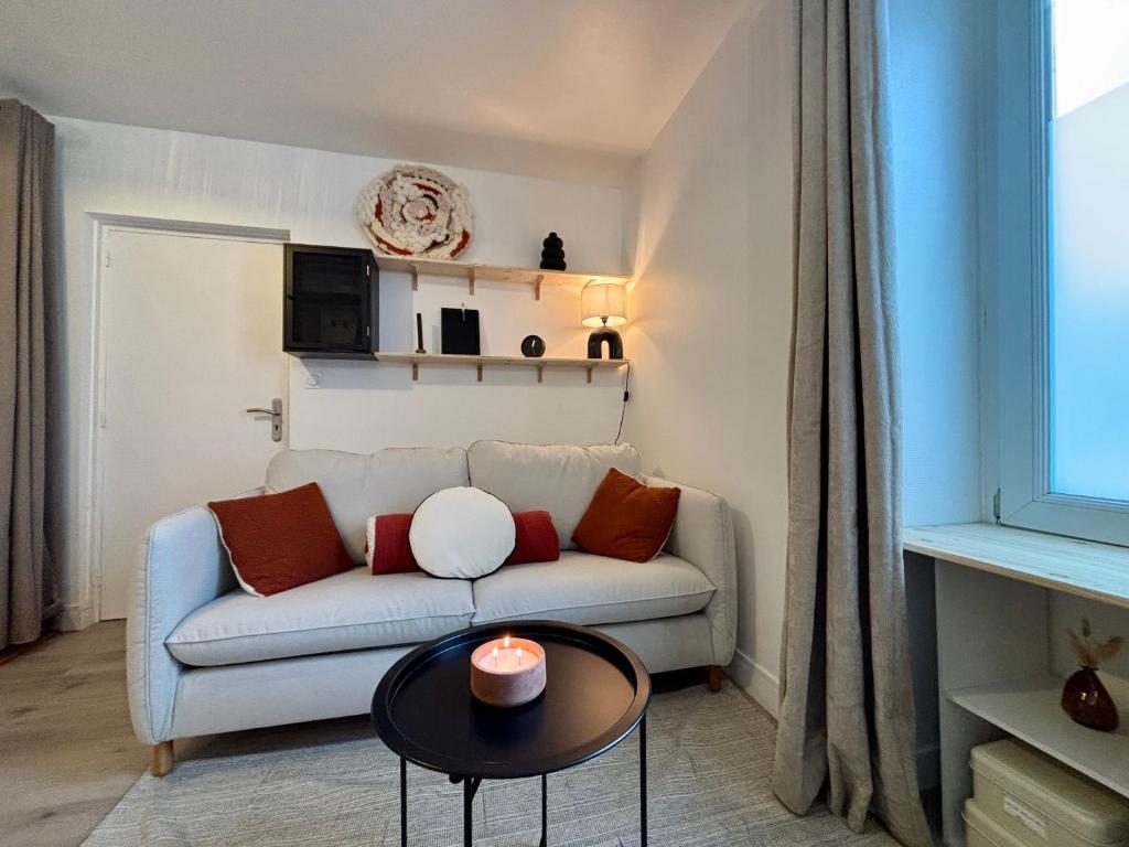 Et tv og/eller underholdning på Limone Guest - Appartement Cosy - 5 min des plages