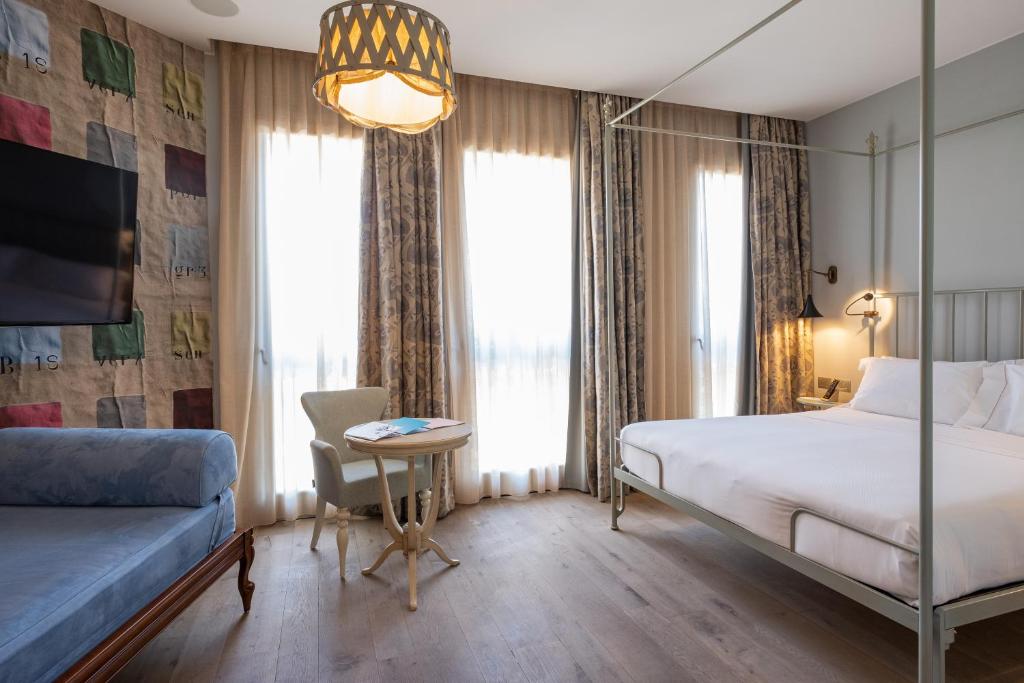 Ville Sull'Arno - Preferred Hotels & Resorts - Triple Room With View
