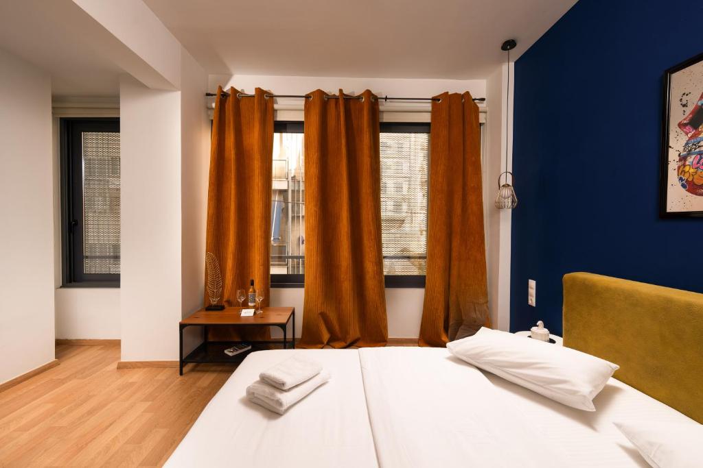 Athens Center luxury Suites 2 - Resim 7