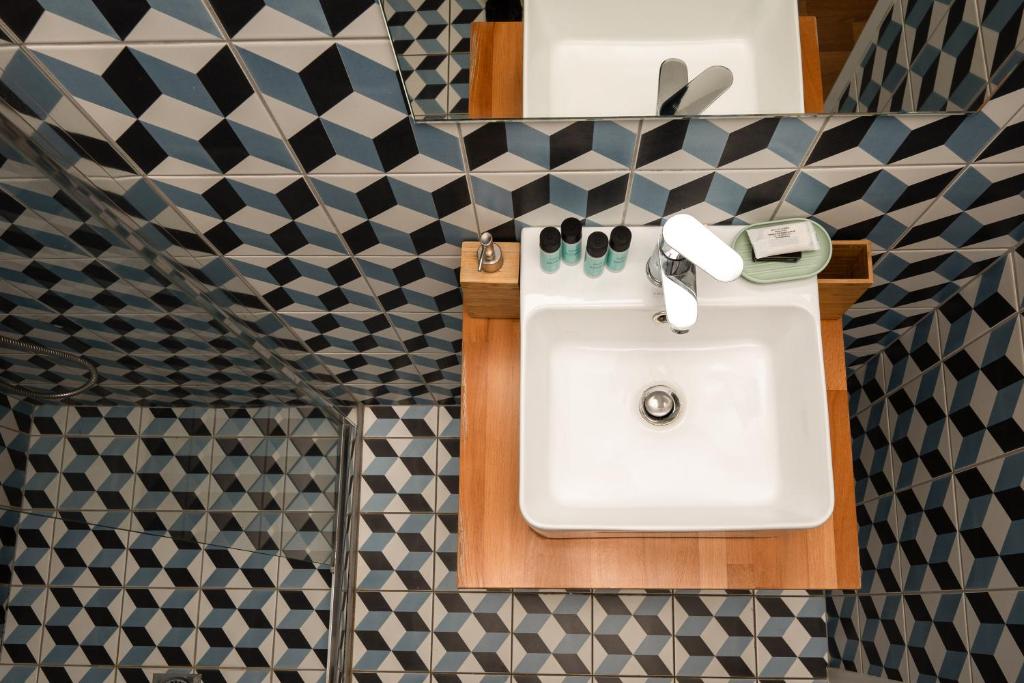 Athens Center luxury Suites 1 - Resim 6