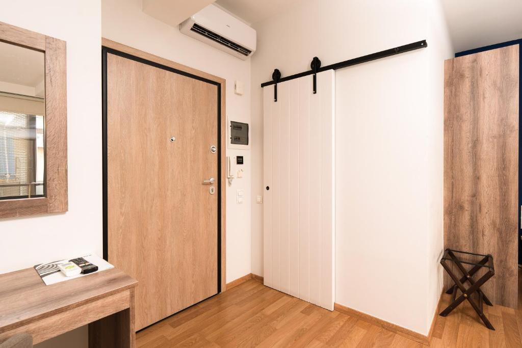 Athens Center luxury Suites 1 - Resim 22