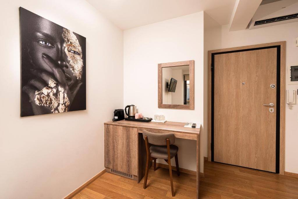 Athens Center luxury Suites 1 - Resim 25