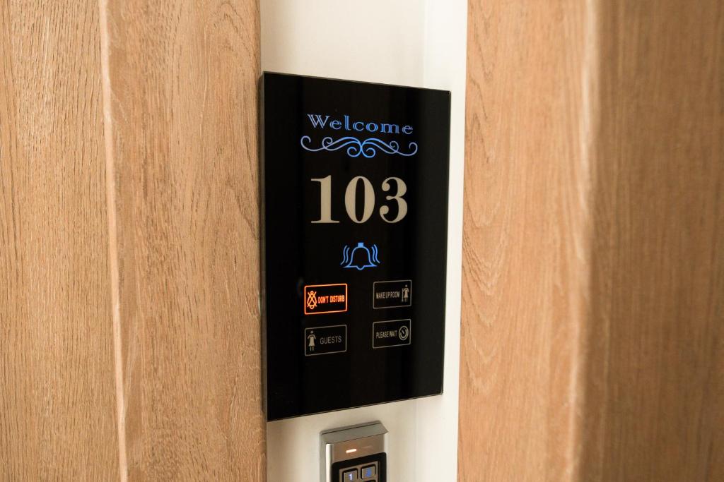 Athens Center luxury Suites 3 - Resim 19