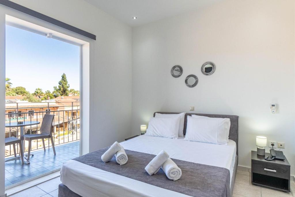 Angela Hotel & Apartments - Double Or Twin Room With Balcony