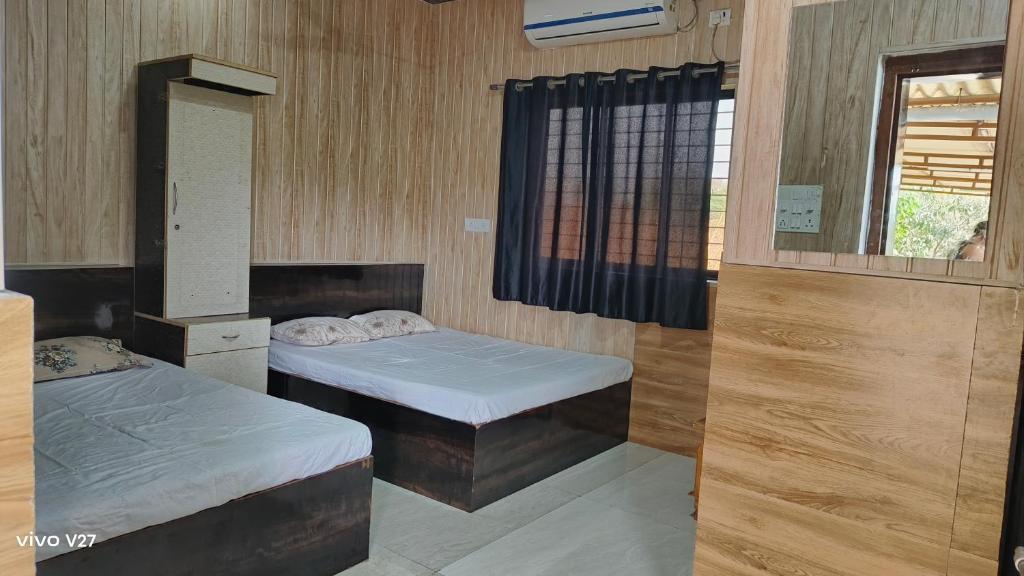 Thakur Farm - Double Room