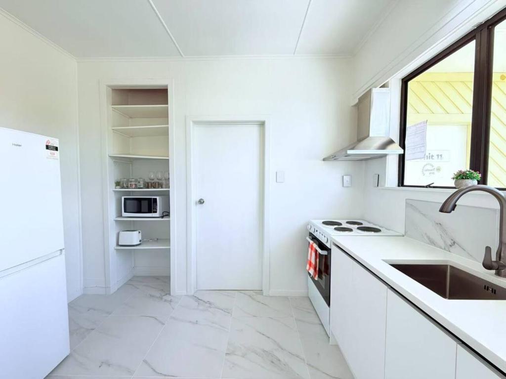 Unit 11 Fenton Summer Lodge Rotorua - Resim 4