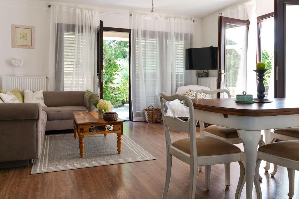 Μια τηλεόραση ή/και κέντρο ψυχαγωγίας στο Wéber Villa