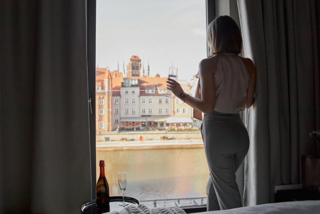 DEO PLAZA Premium Suites & Riverside by Downtown Apartments - 17