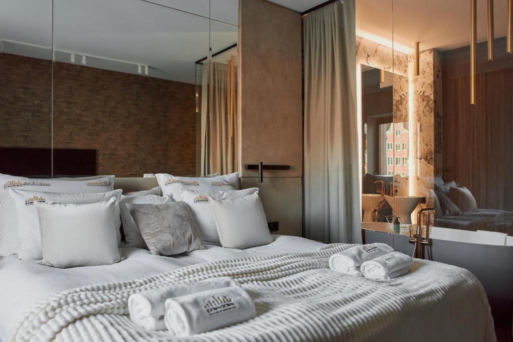 DEO PLAZA Premium Suites & Riverside by Downtown Apartments - 15