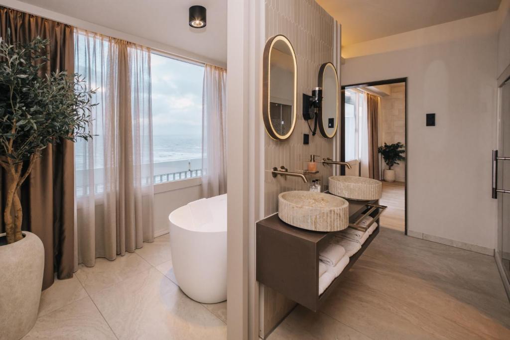 
Superior Suite with Sea View
