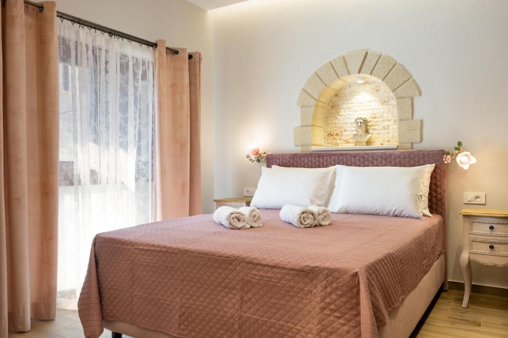 The Owl House near Chania City Centre