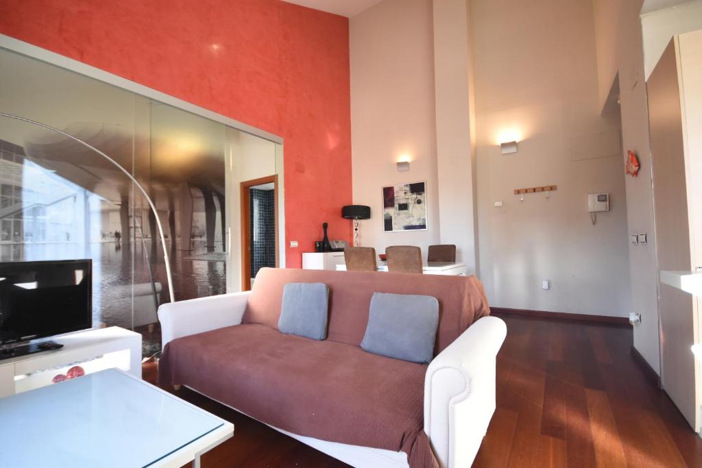 TV a/nebo společenská místnost v ubytování Bello Apartamento en la Plaza del Tossal