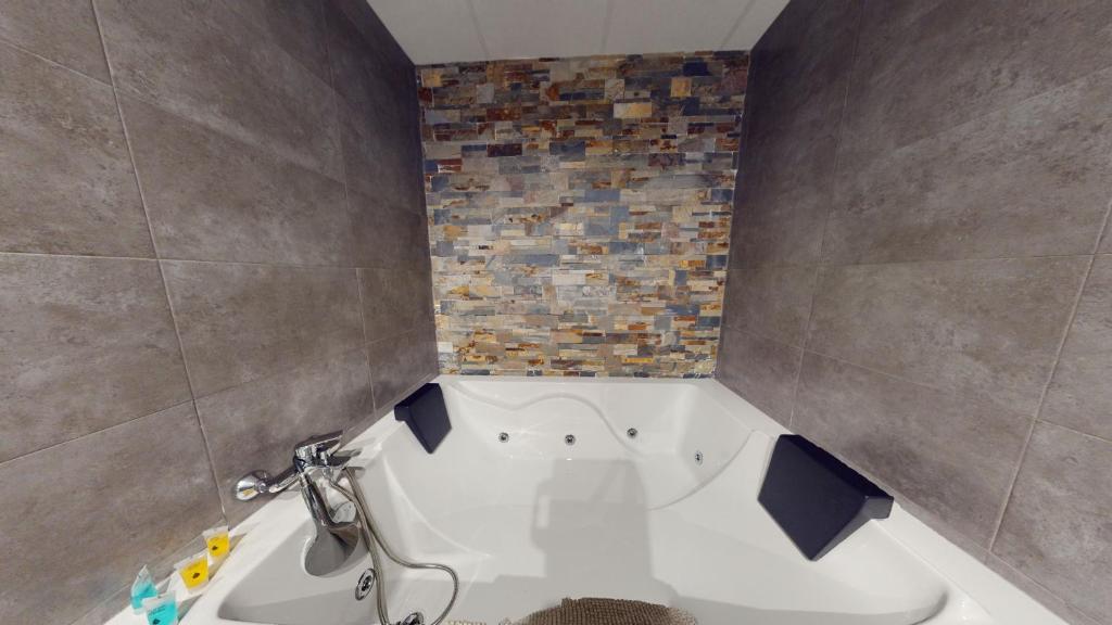 Bellevall hotel - Queen Room With Spa Bath