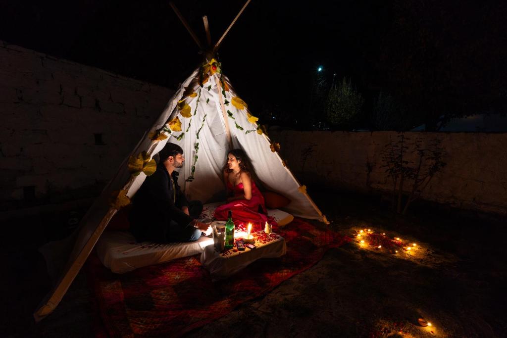 Hosté ubytování Hill River Resort - Central Heated & Air Cooled - Near Mall Road , Best Property of Manali 2024- 2025