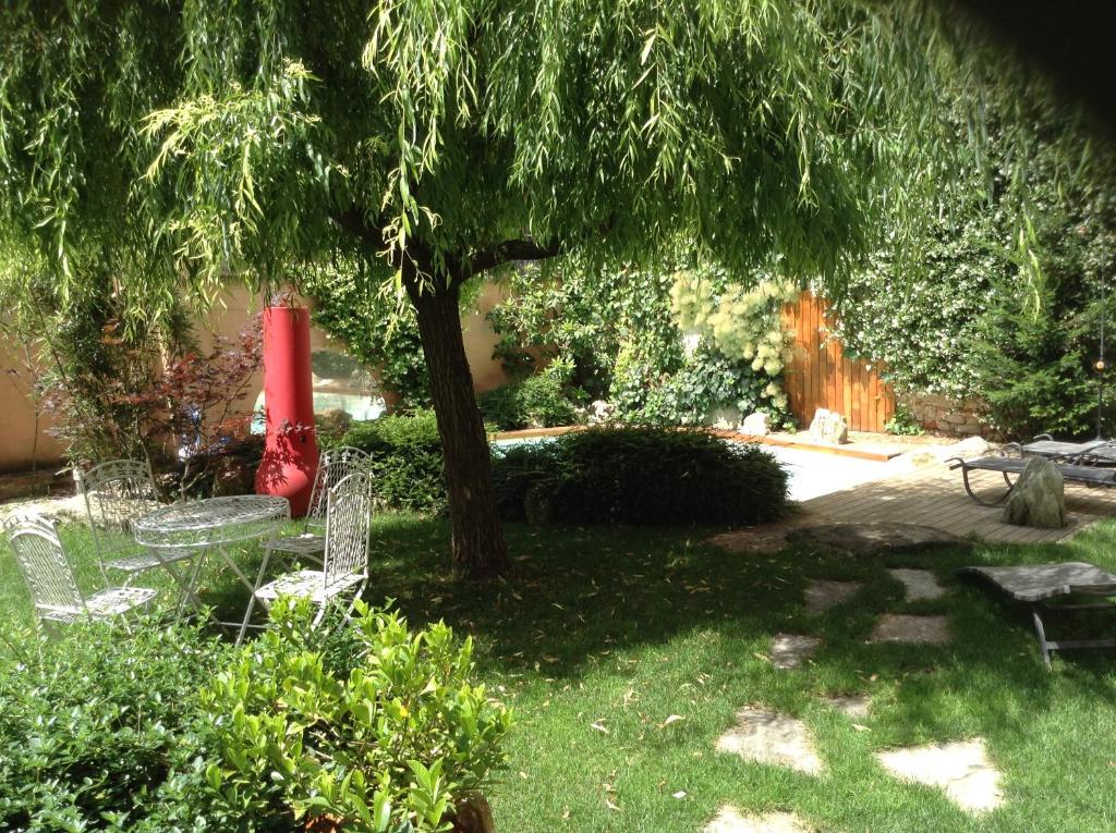Zahrada ubytování Lori's Inn
