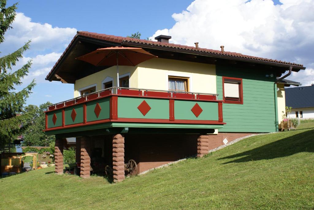 Budova, v ktorej sa dovolenkový dom nachádza