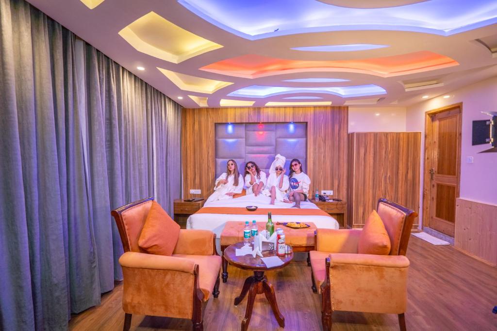 Hosté ubytování Hill River Resort - Central Heated & Air Cooled - Near Mall Road , Best Property of Manali 2024- 2025