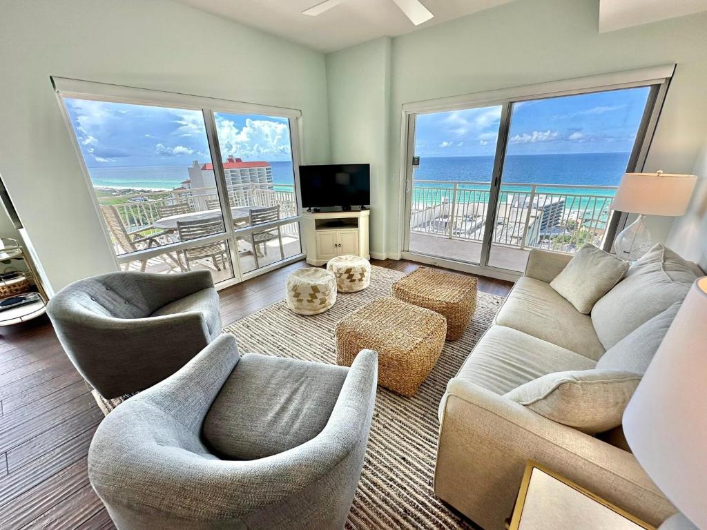 7801 / 7803 Luau One - Three-Bedroom Apartment