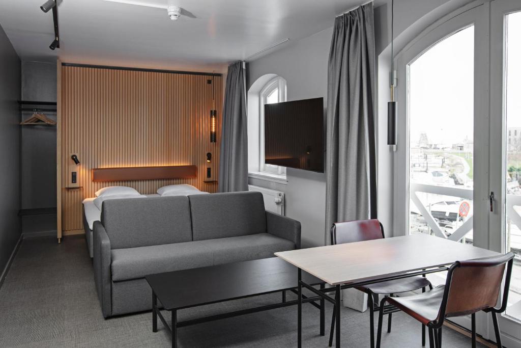 TV a/nebo společenská místnost v ubytování Four Points Flex by Sheraton Koge