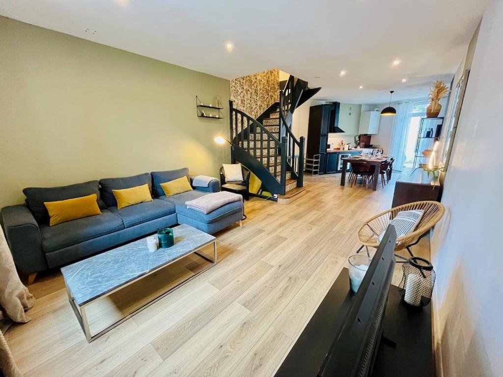 Photo de la galerie de l'établissement Comme à la maison avec terrasse, à Bourgoin-Jallieu