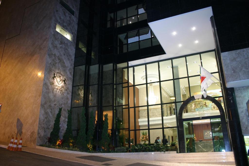  Master Plaza Hotel