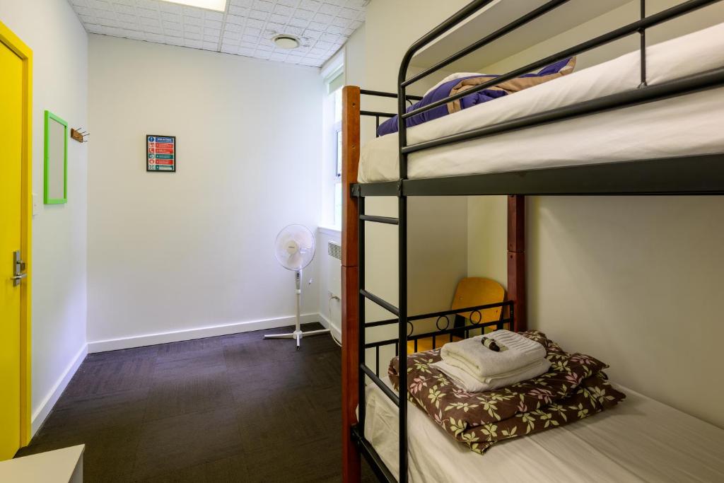 
Twin Dorm (Female Only)
