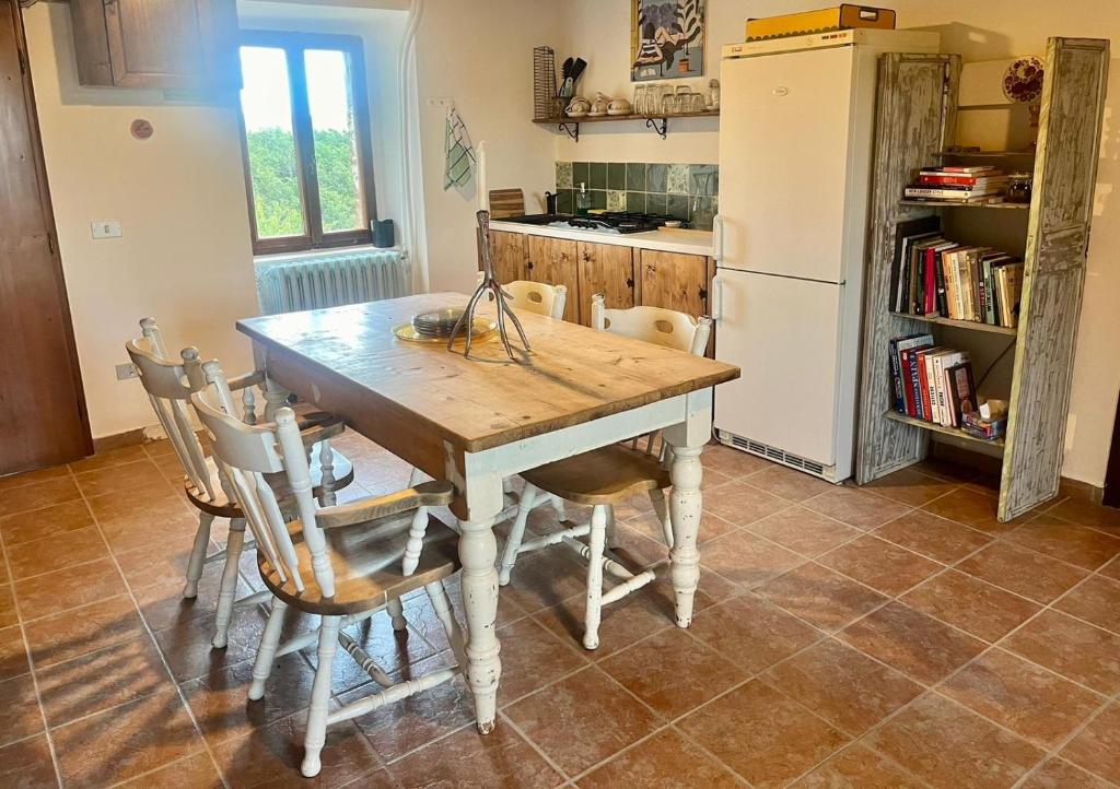 Kuchyň nebo kuchyňský kout v ubytování Monte Paradiso Agriturismo