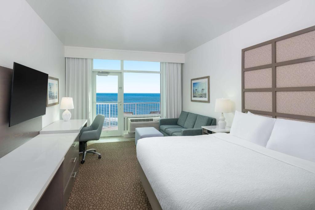 Postel nebo postele na pokoji v ubytování Best Western Premier - The Tides