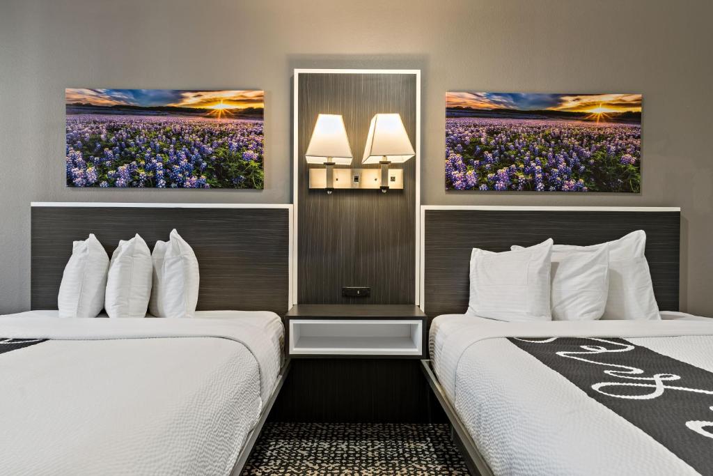 Paris Inn & Suites - Habitación Queen Con Dos Camas Queen