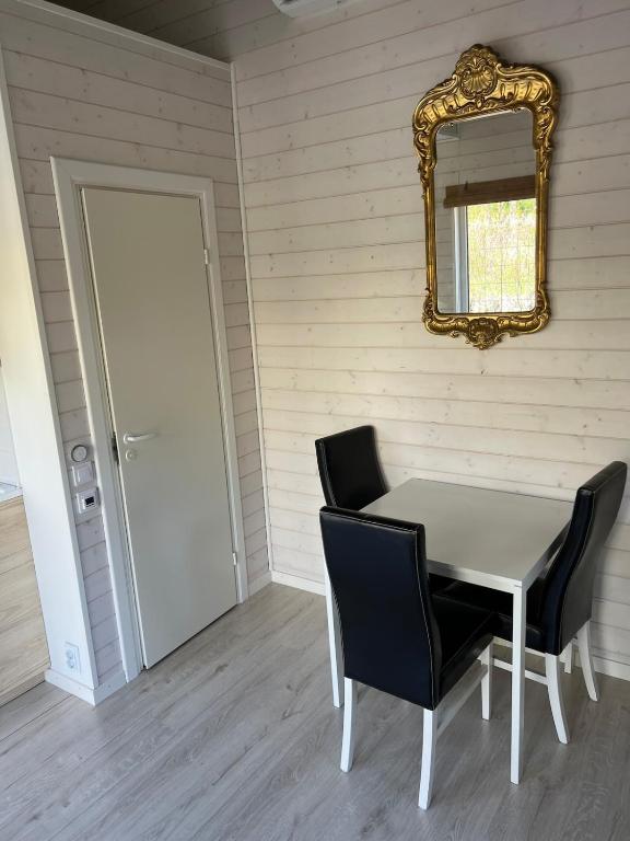 Fotografie z fotogalerie ubytování ATTEFALLSHUS on HÖNÖ, 4 beds v destinaci Hönö