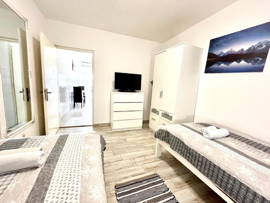 Apartments Monica - 16