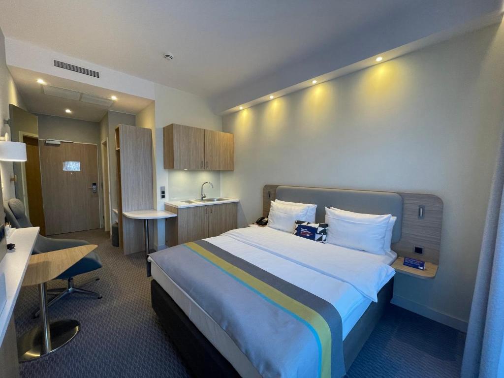 Postel nebo postele na pokoji v ubytování Holiday Inn Express - Merzig by IHG