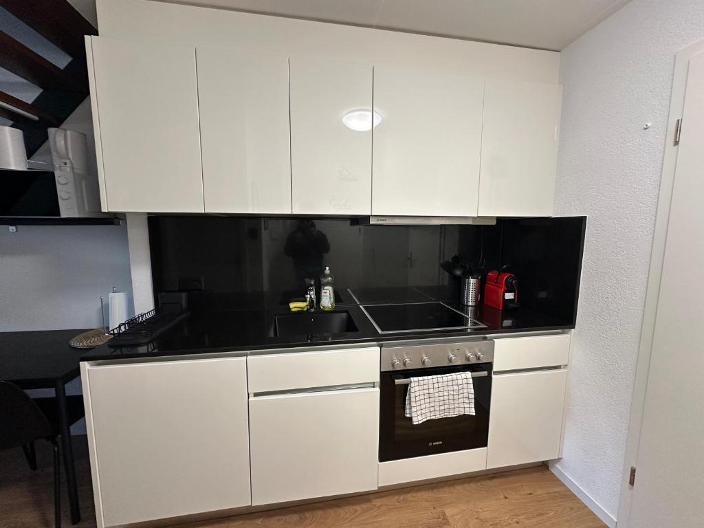 Cosy private room in Lausanne center - Resim 31