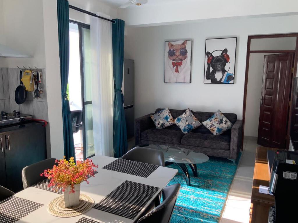 Et opholdsområde på Mombasa Apartments